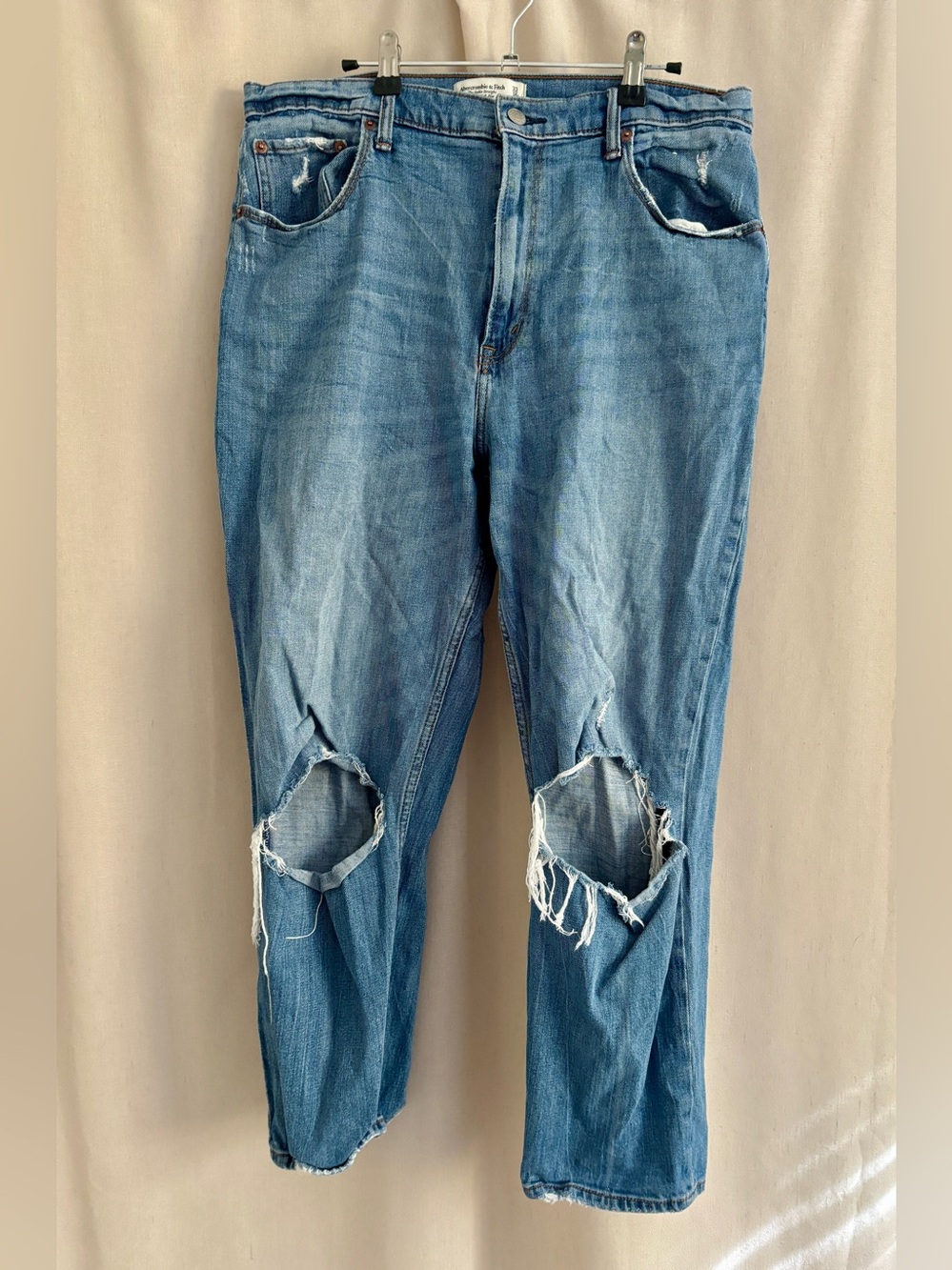 Abercrombie & Fitch The Ankle Straight Jeans — Size 33/16R
